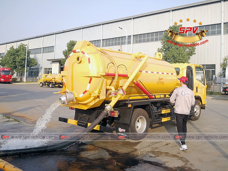 6,000 Litres Sewage Vacuum Truck ISUZU - Discharge Valve
